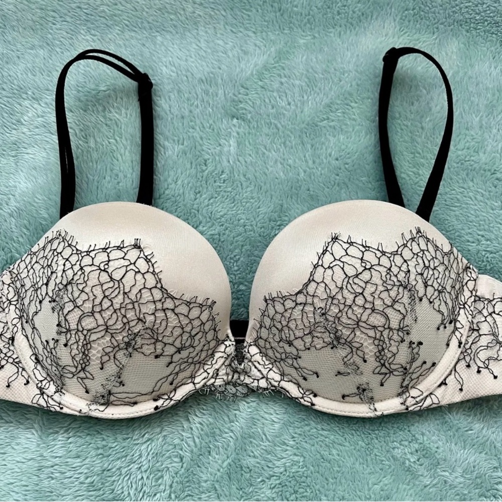 Victoria’s Secret Strapless Bra